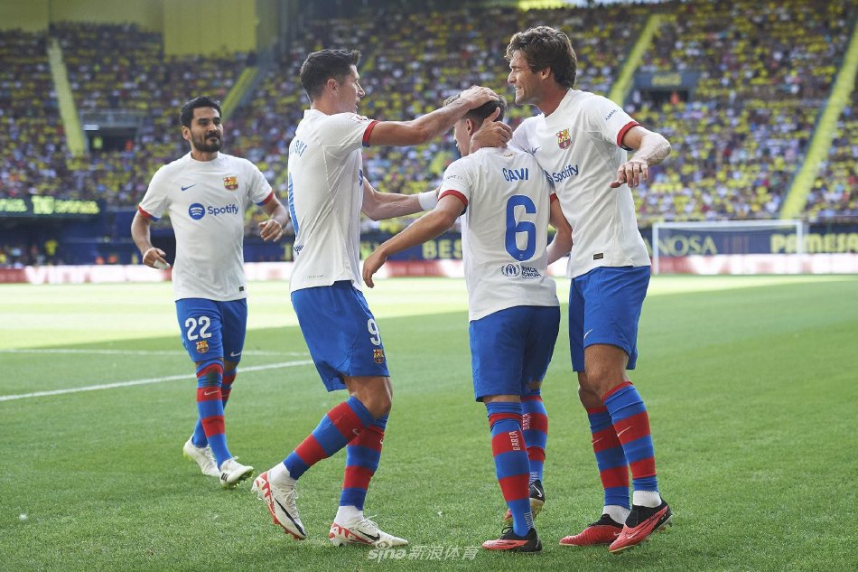 不但展现了 不但展现了