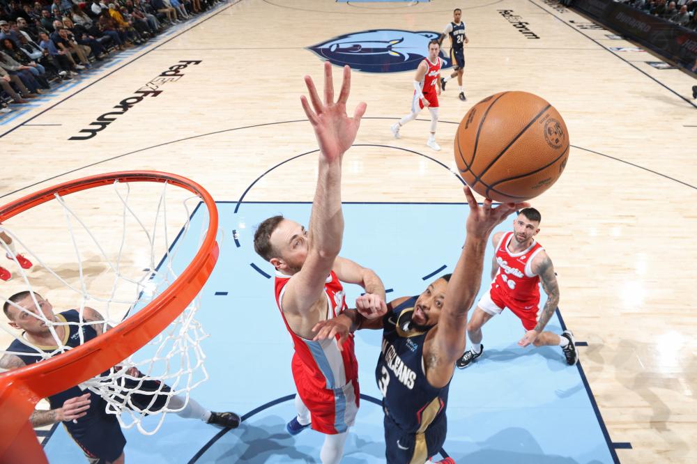 6名效力于 6名效力于