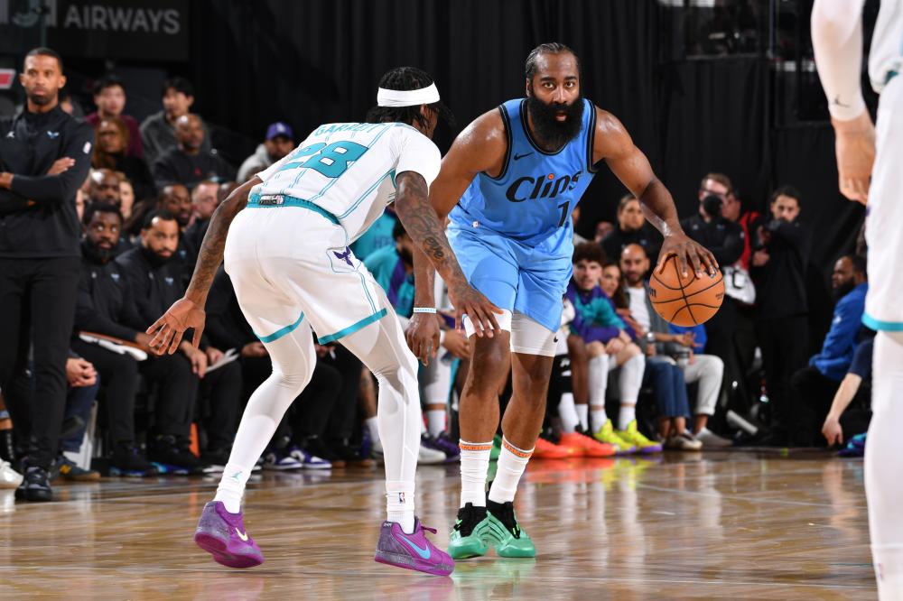 绕运动员在 绕运动员在